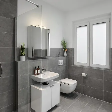 Apartment Rosenberg-suites - Zentral, Stellplatz, Grosse Terasse, Business & Privat